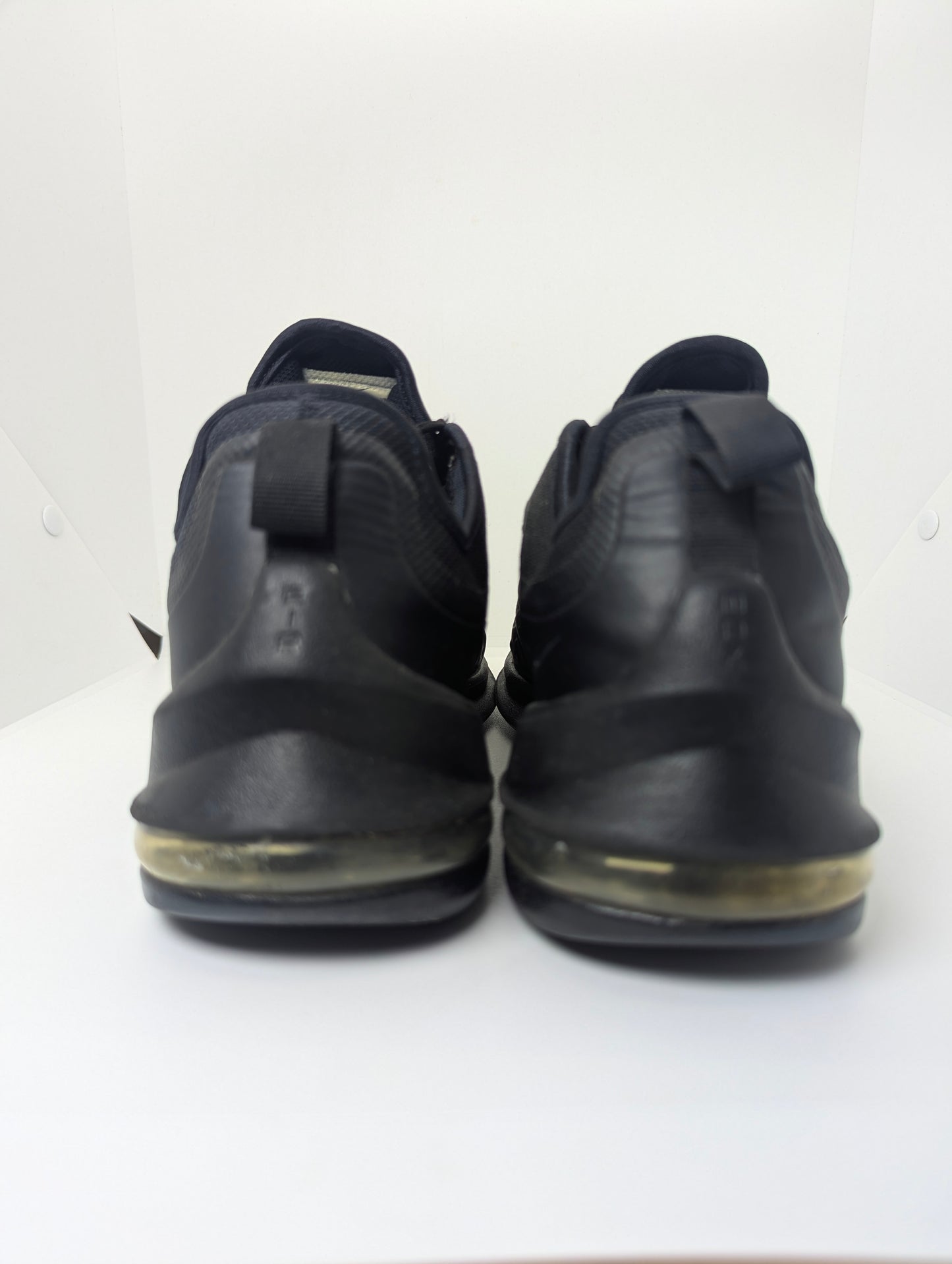 Nike Air Max Axis