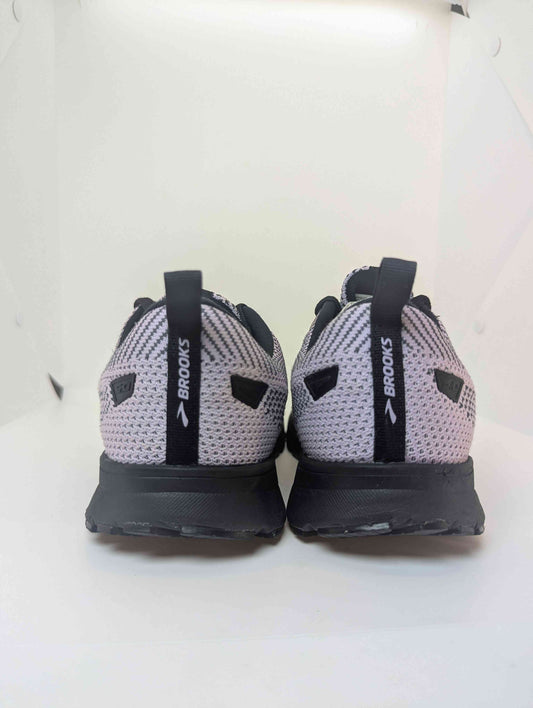 Brooks Revel 5