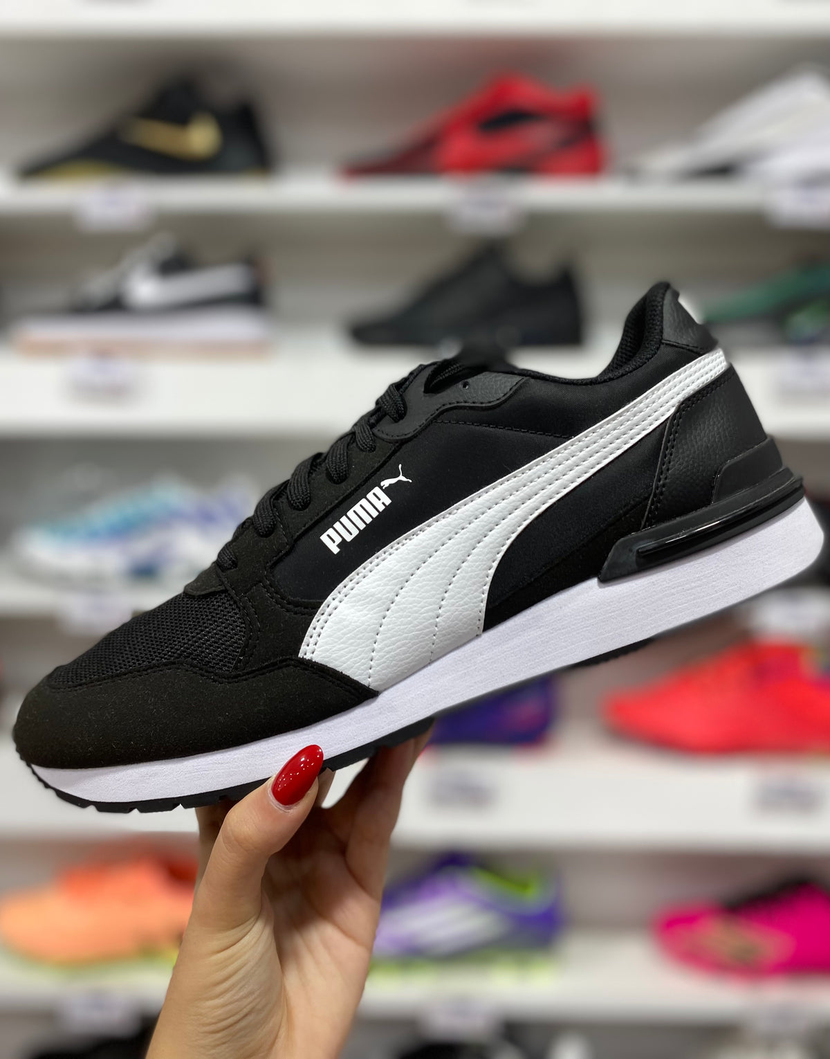 Puma ST Runner v4