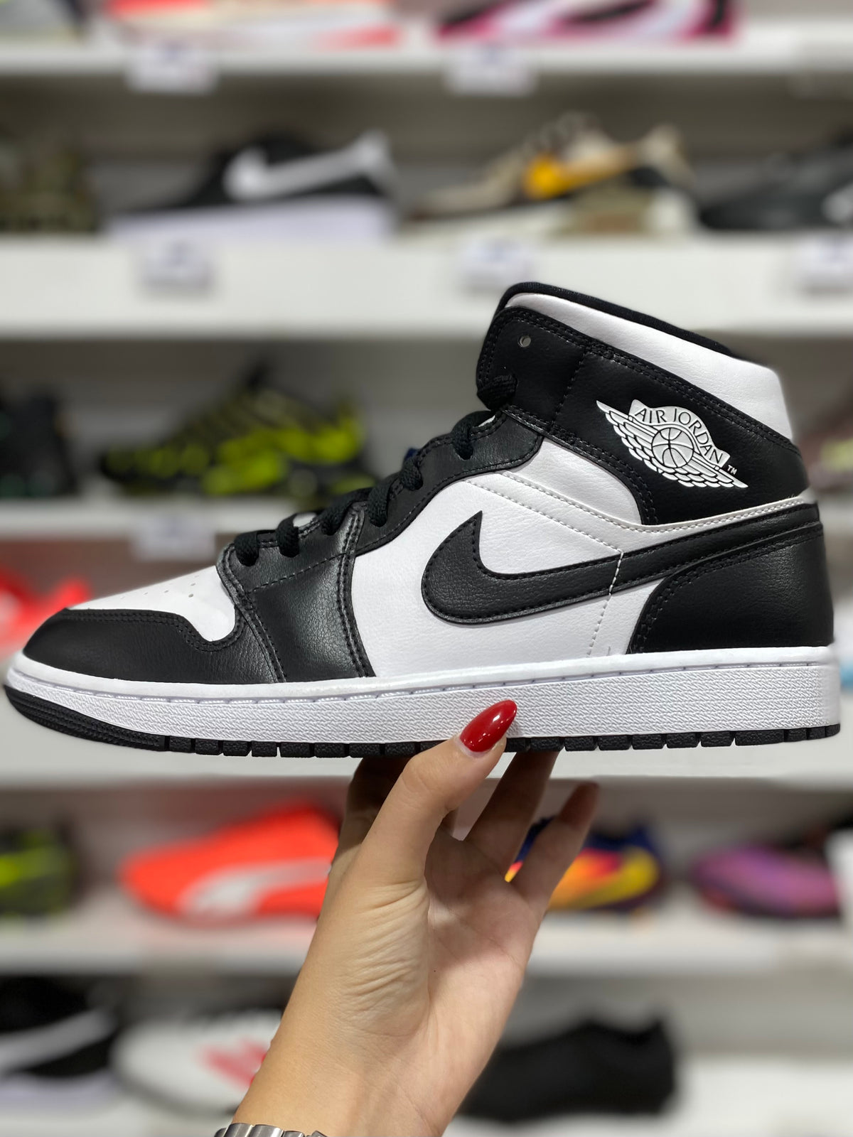 Air Jordan 1 Mid "Panda"