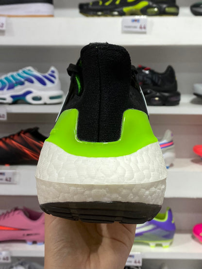 Adidas UltraBoost 22