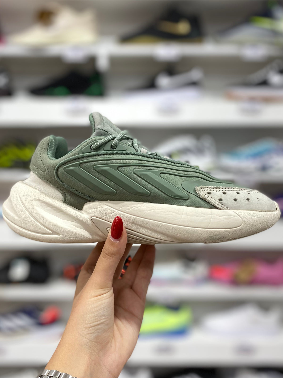 Adidas Ozelia
