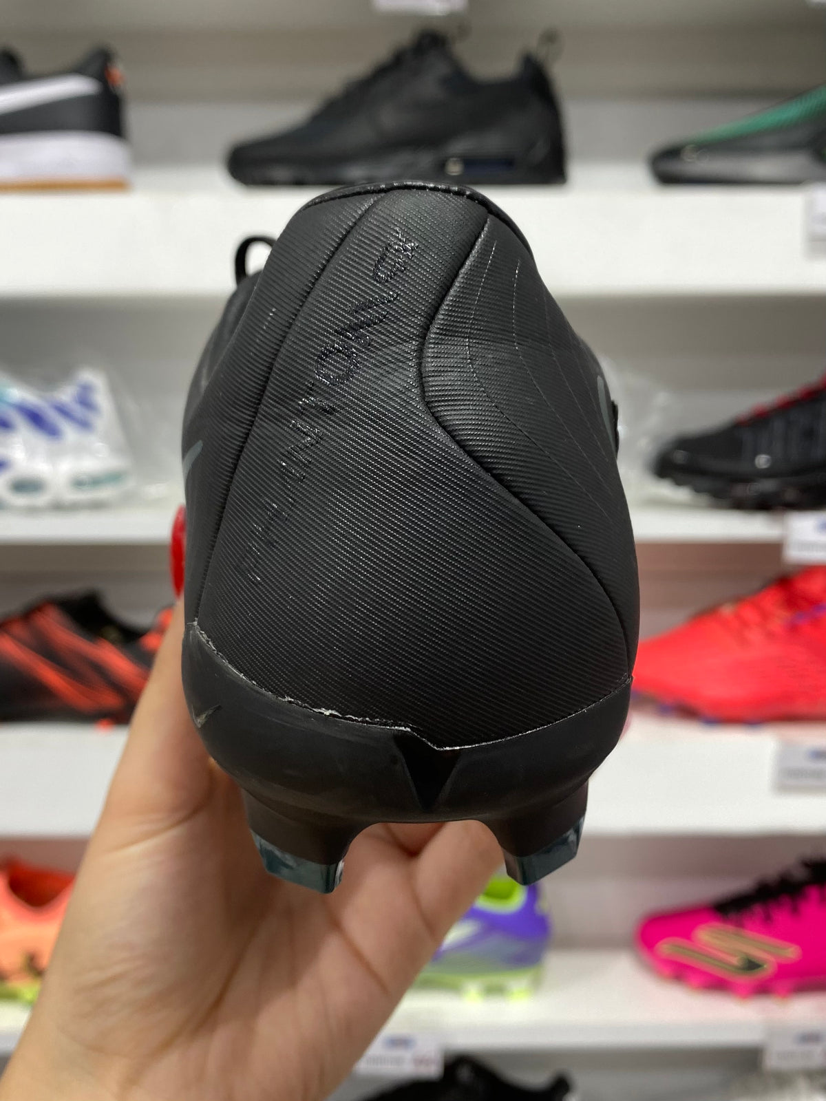 Nike Phantom GX 2 Academy MG