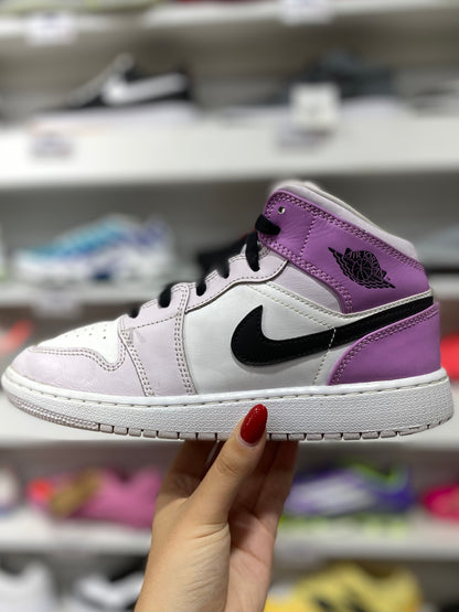 Air Jordan 1 Mid