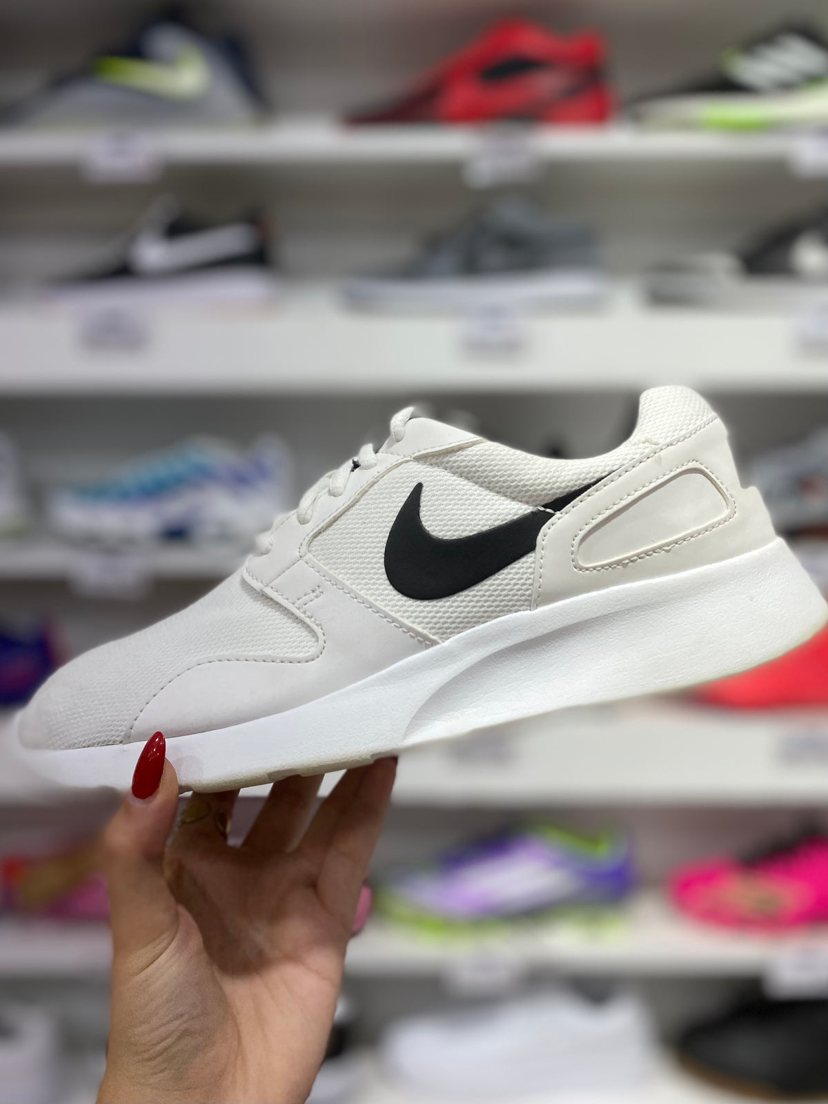 Nike Kaishi