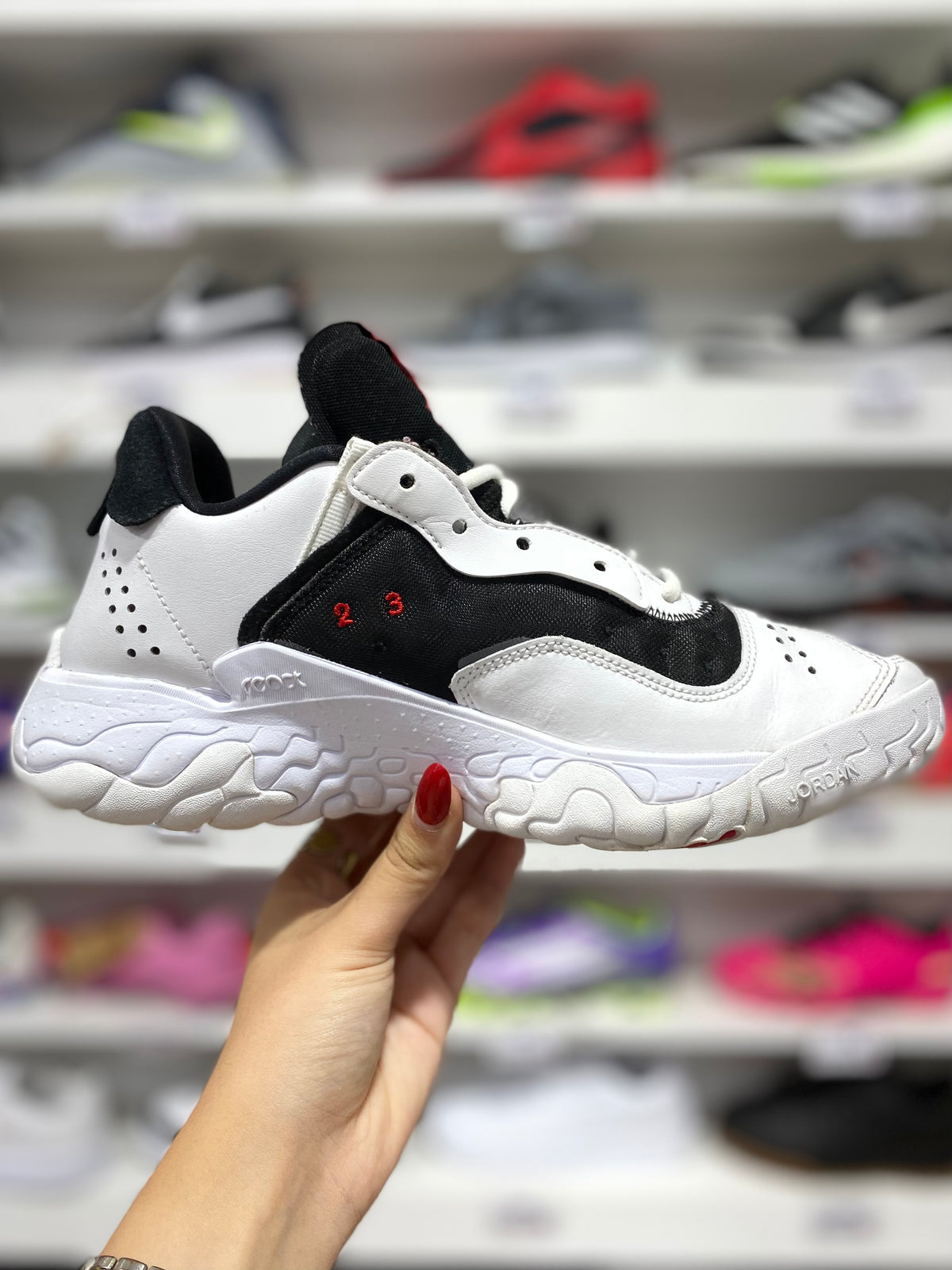 Jordan Delta 2