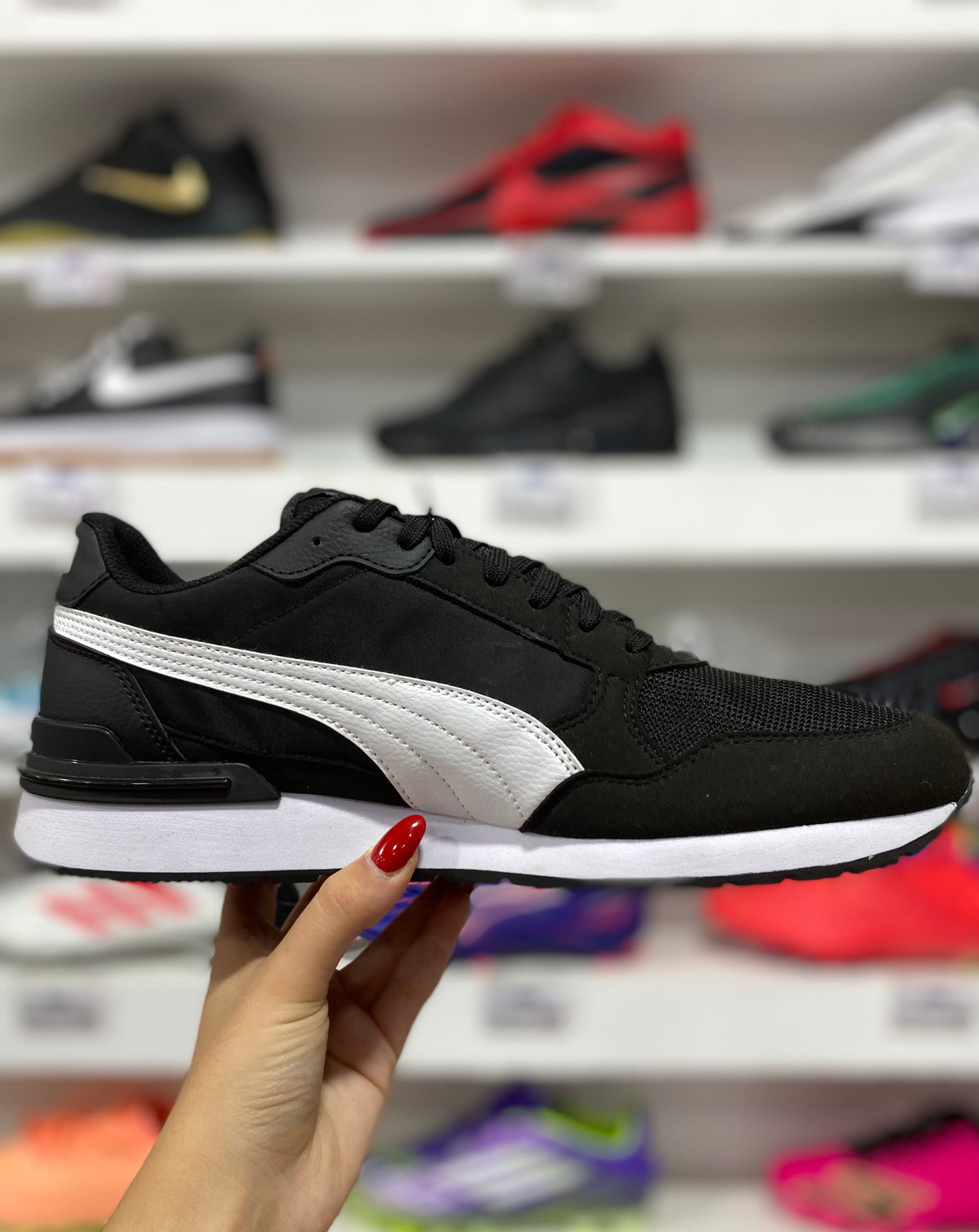 Puma ST Runner v4