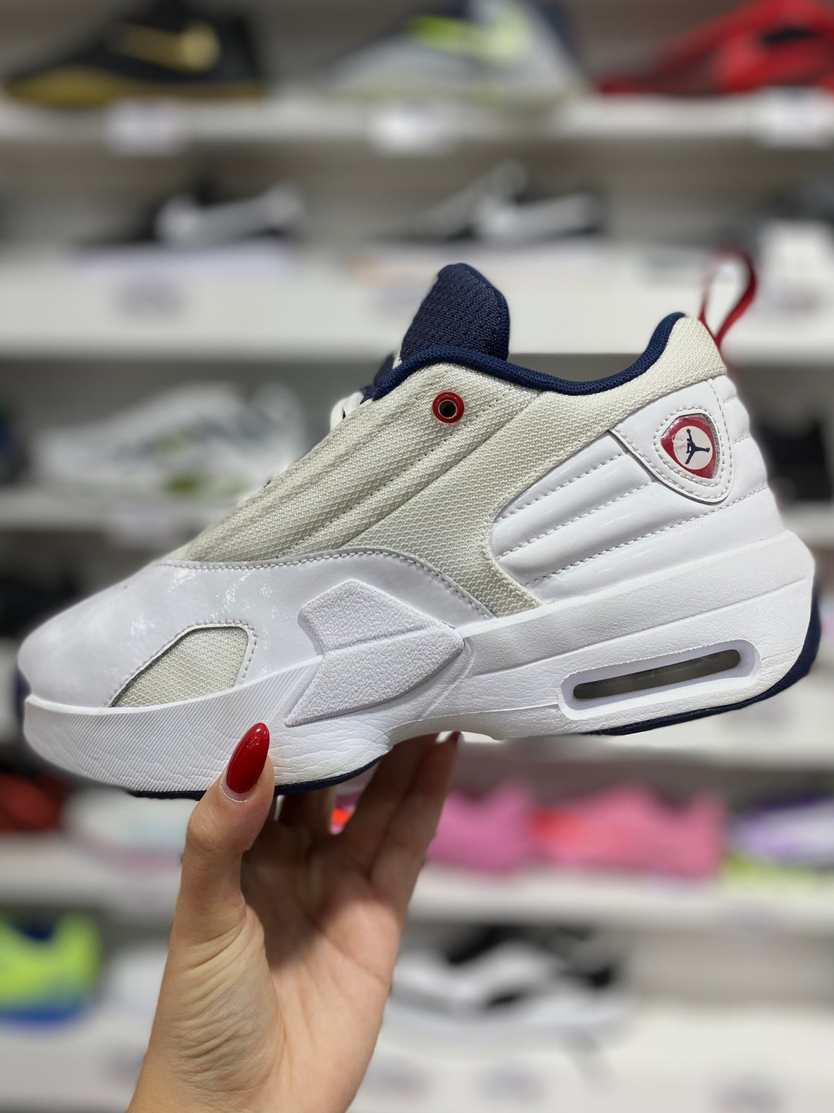 Jordan Max Aura 6