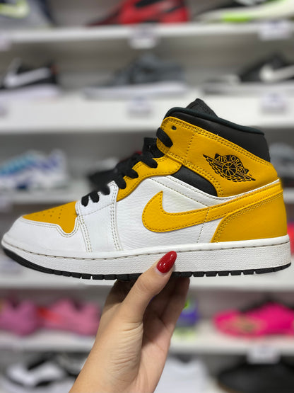 Air Jordan 1 Mid "University Gold"