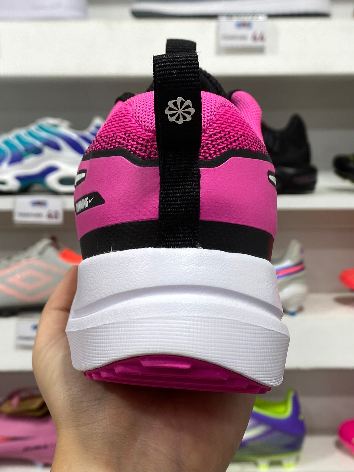 Nike Run Defy