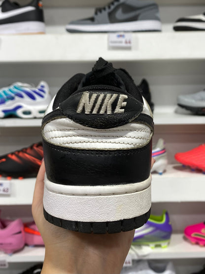 Nike Dunk Low "Panda"