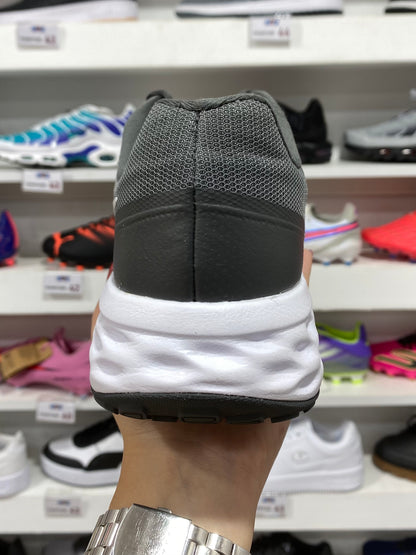 Nike Revolution 6 Next Nature
