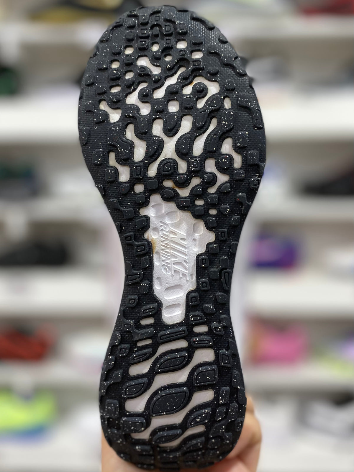Nike Revolution 6