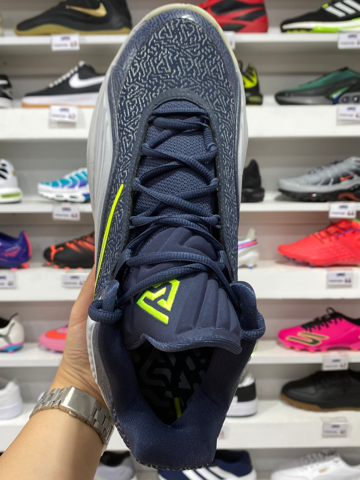 Nike Giannis Freak 7