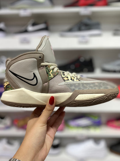 Nike Kyrie Infinity camo paw taupe