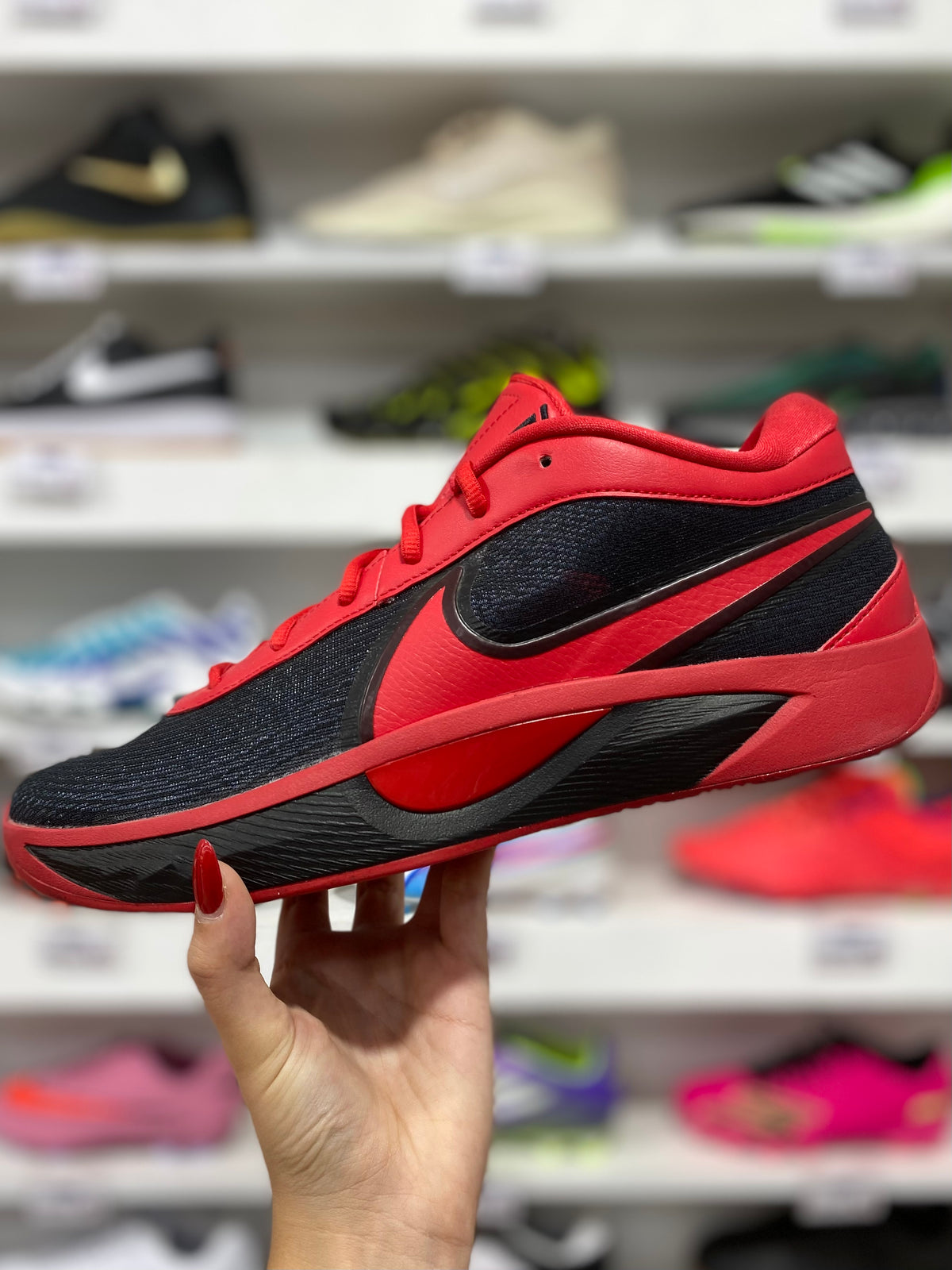 Nike Giannis Freak 6