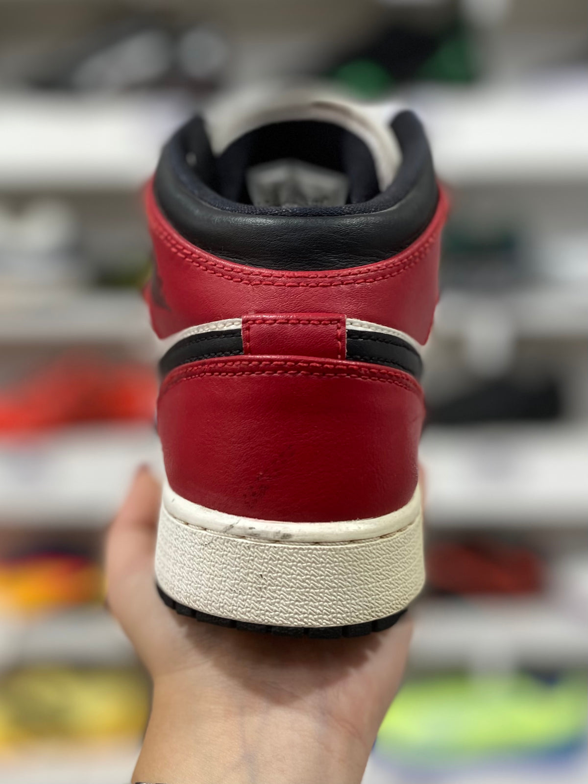 Air Jordan 1 Mid Chicago