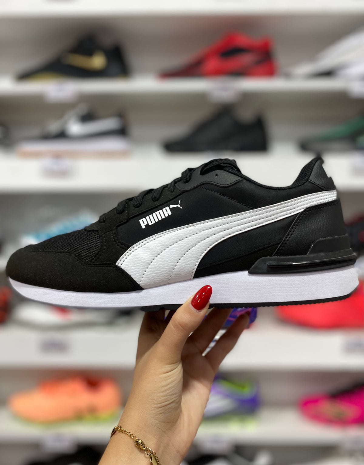Puma ST Runner v4