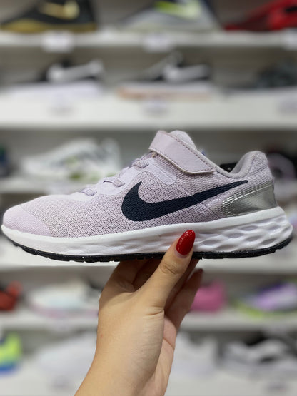 Nike Revolution 6