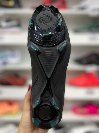 Nike Phantom GX 2 Academy MG
