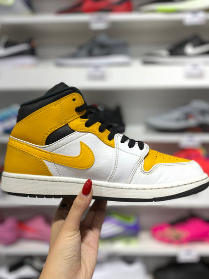 Air Jordan 1 Mid "University Gold"