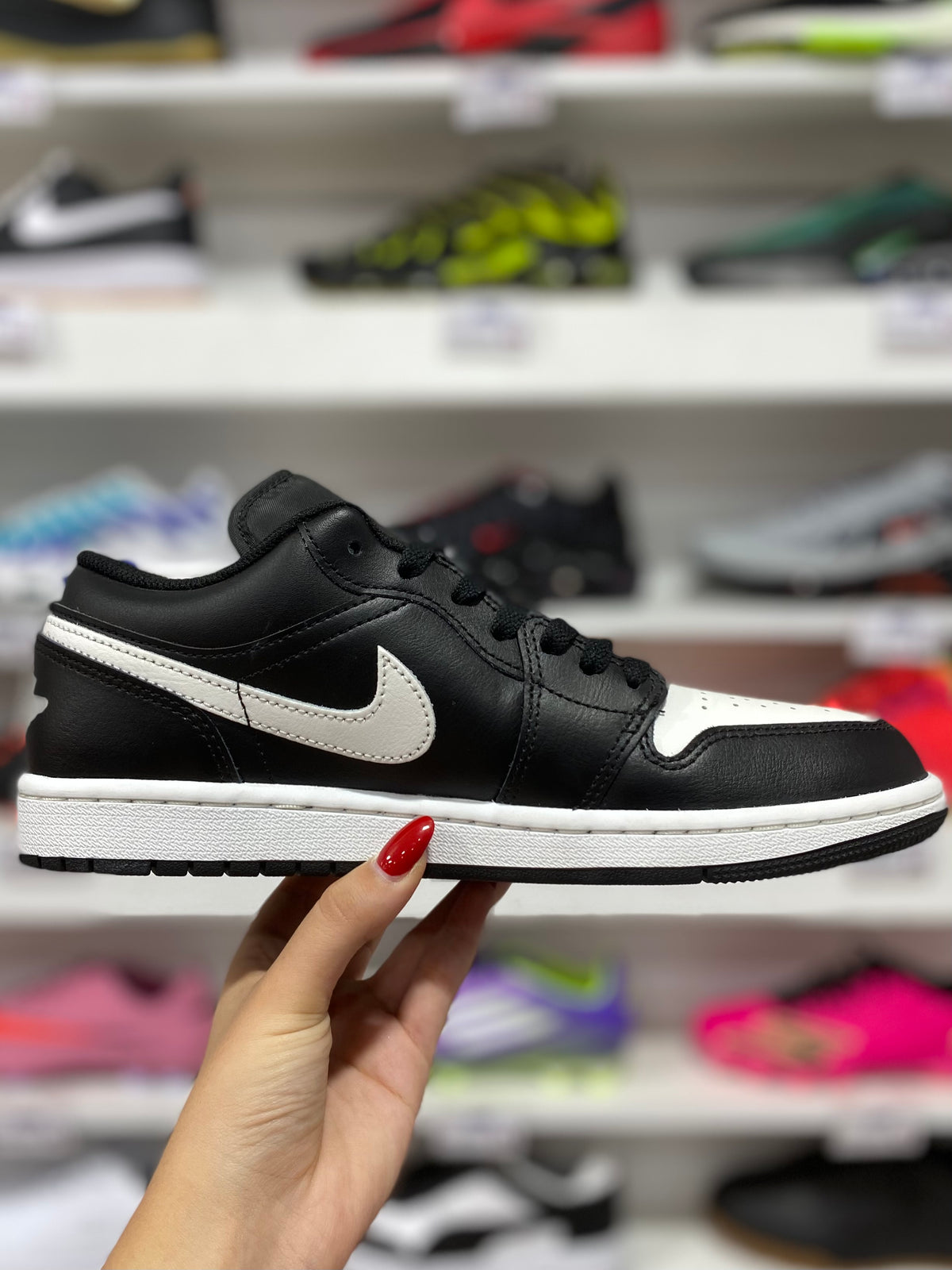 Nike Air Jordan Low