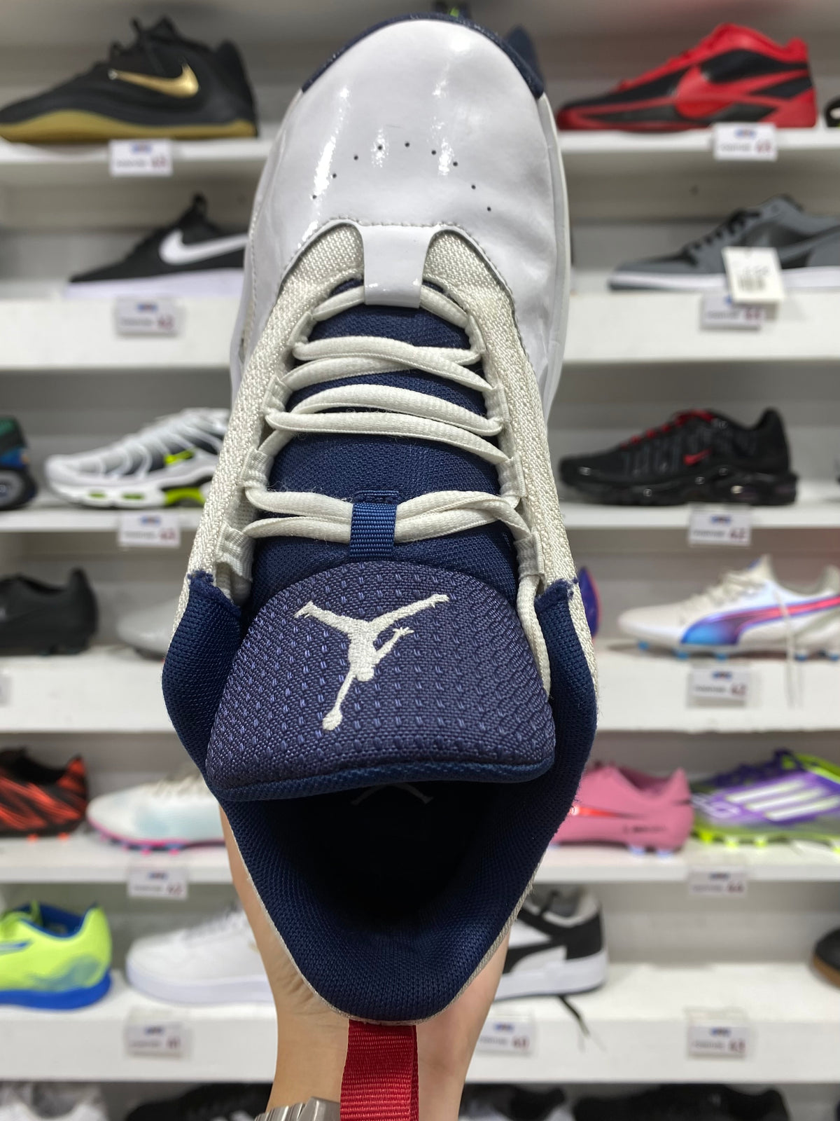 Jordan Max Aura 6
