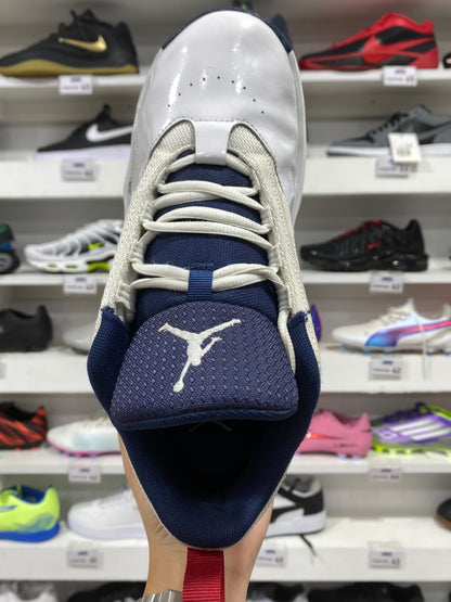 Jordan Max Aura 6