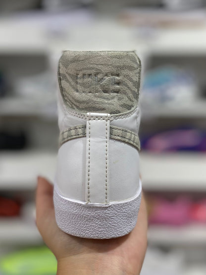 Nike Blazer Mid '77