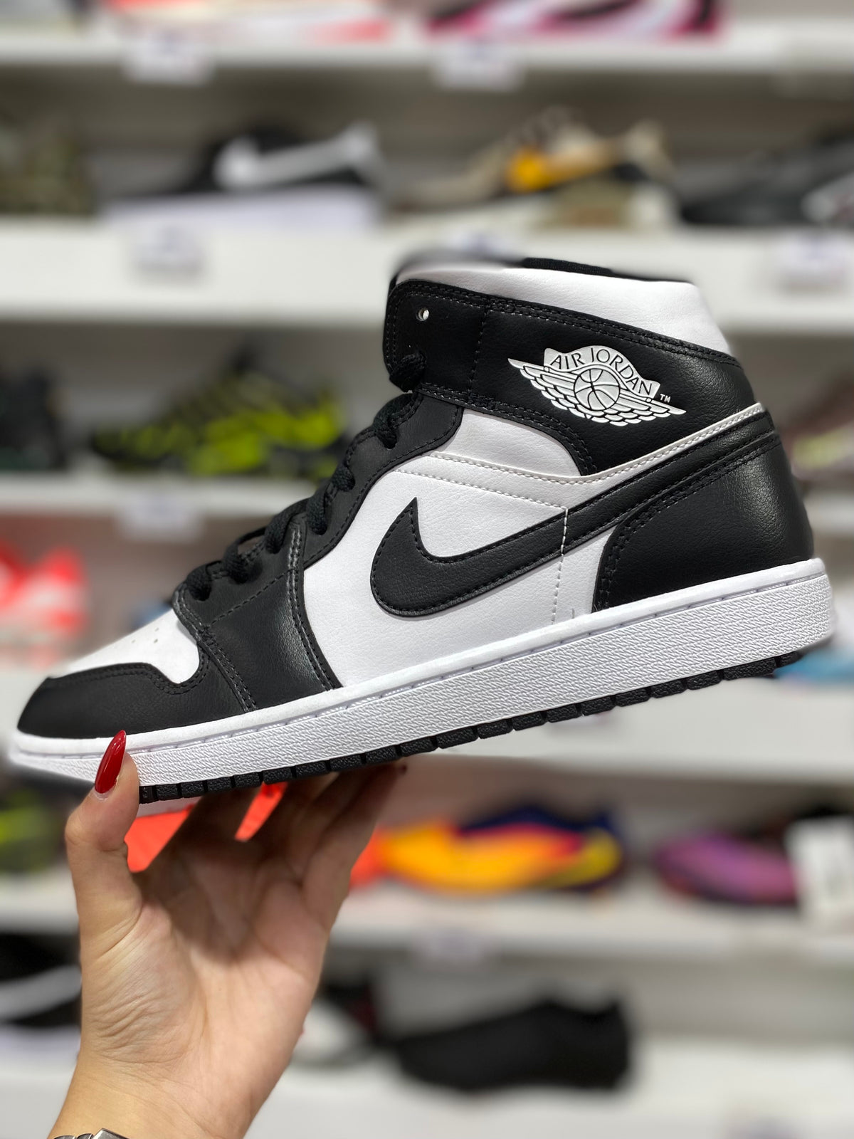 Air Jordan 1 Mid "Panda"