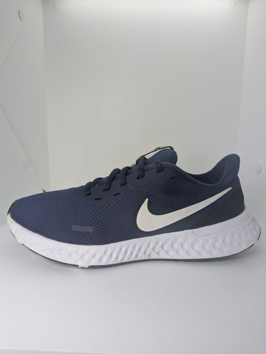 Nike Revolution 5