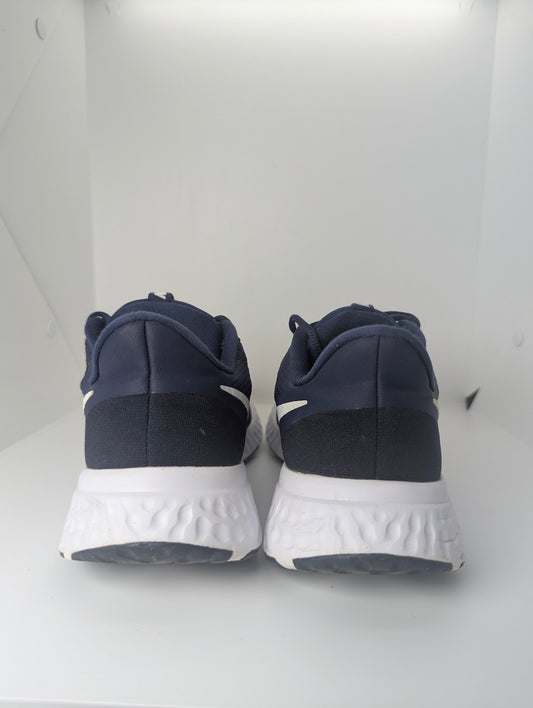 Nike Revolution 5