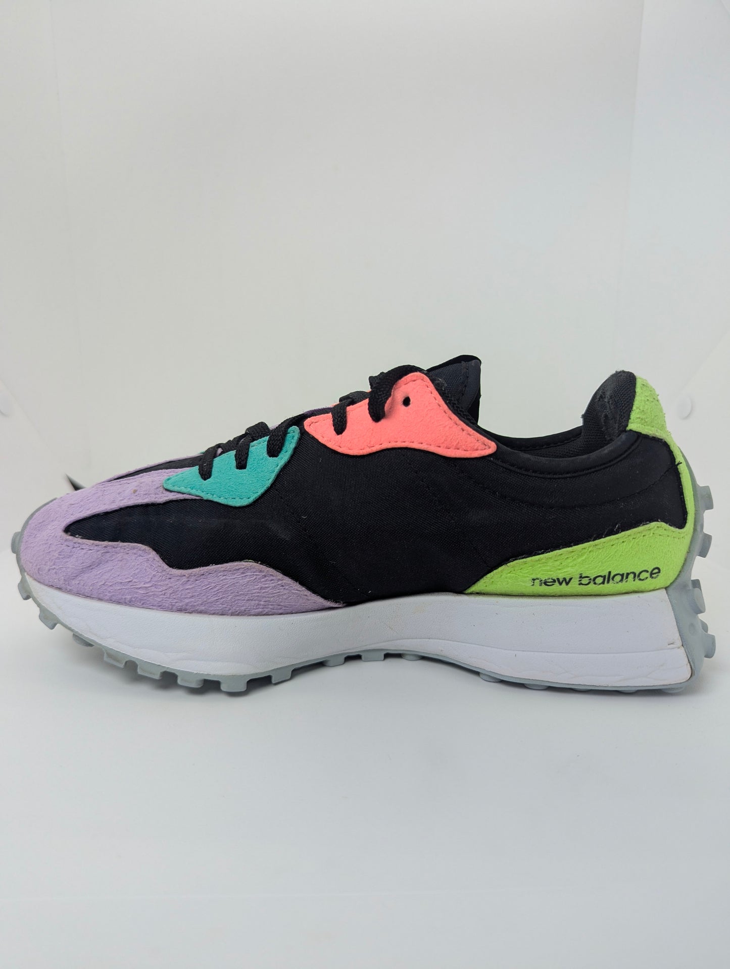 New Balance 327