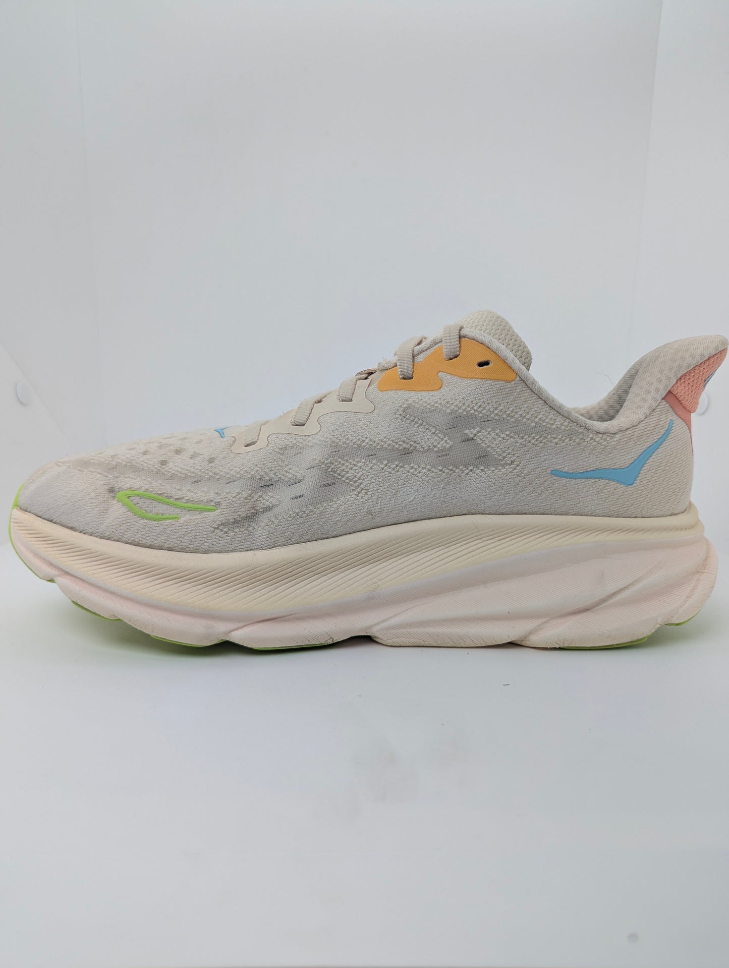 Hoka One One Clifton 9
