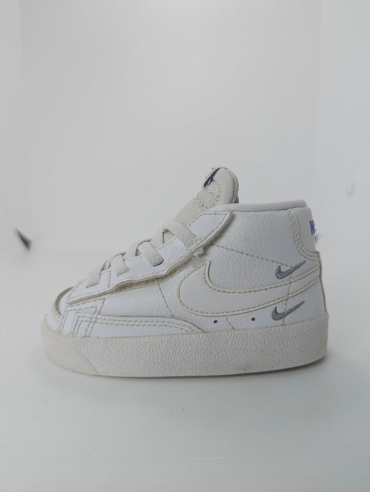 Nike Blazer Low CZ7576-102