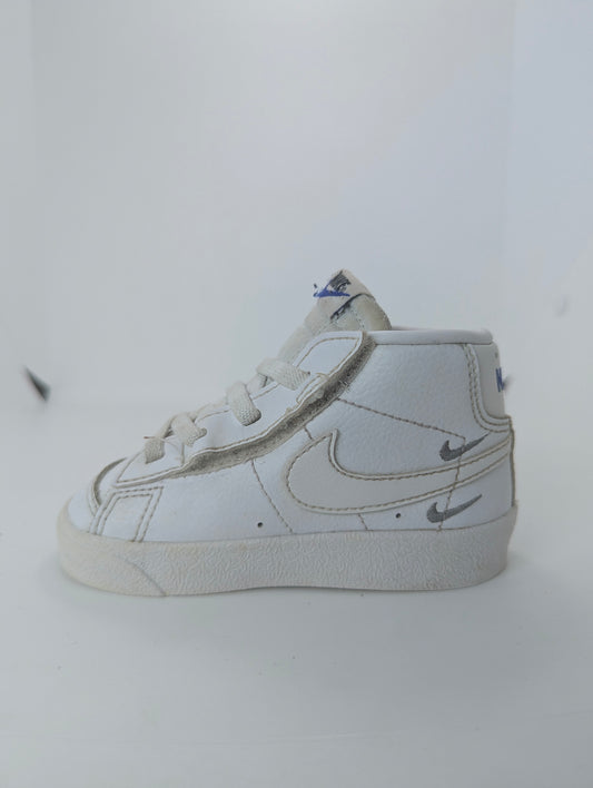 Nike Blazer Low CZ7576-102